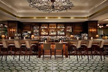 هتل Fairmont Century Plaza Gold Experience