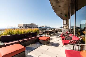 هتل Furnished Apartments On Pine Street