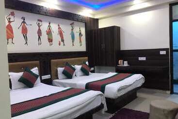 هتل Goroomgo Bajrang Paharganj New Delhi