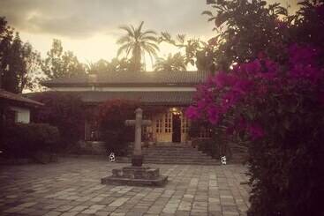 هتل Hacienda La Carriona