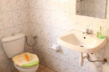 هتل Joy Guesthouse