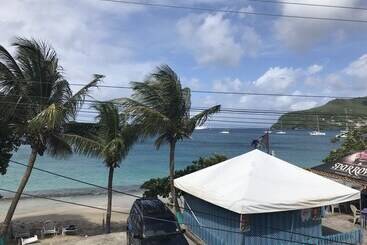 هتل Keegan's Beachside