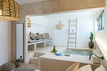 هتل Parea Paros   Adults Only