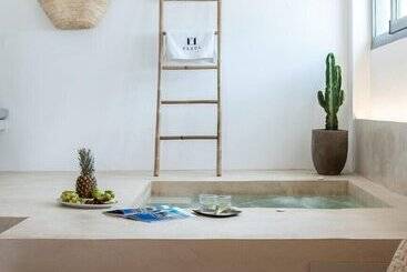 هتل Parea Paros   Adults Only