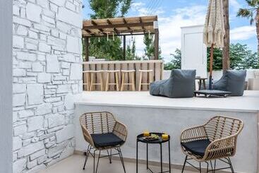 هتل Parea Paros   Adults Only