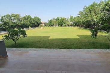 هتل The Kutchh Courtyard