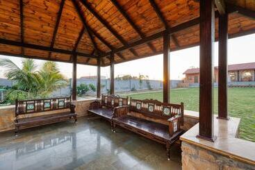هتل The Kutchh Courtyard