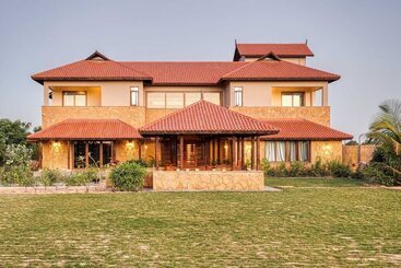 هتل The Kutchh Courtyard