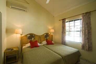 Kingsville Apartments
