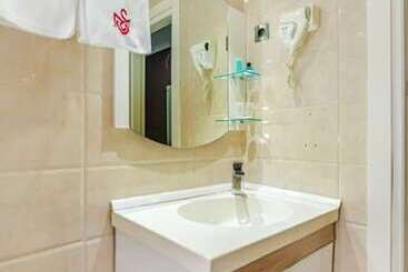 Maris Hotel Baku