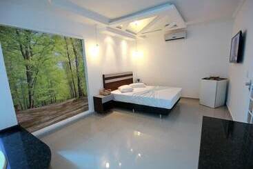 Motel Xanadú Adults Only