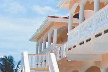 پانسیون Aupic Paradise