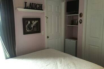 پانسیون Home Sweet Hostel