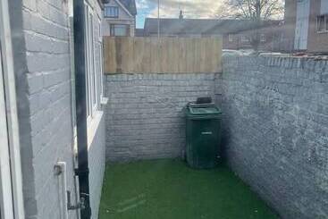 اقامتگاه Immaculate Luxury 2 Bed Apartment In Liverpool