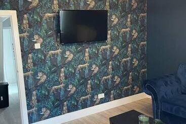 اقامتگاه Immaculate Luxury 2 Bed Apartment In Liverpool