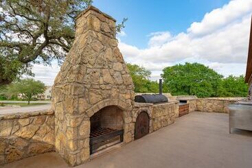 Sun Outdoors Lake Travis