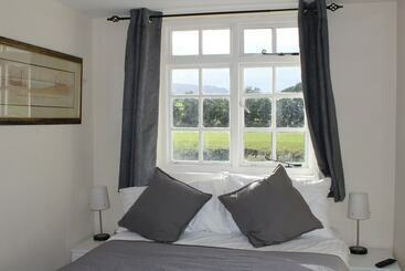 The Chainbridge Inn