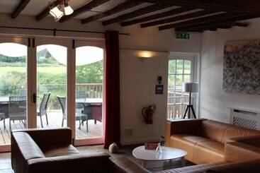 The Chainbridge Inn