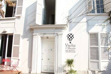 Vuelta Al Mundo Hostel