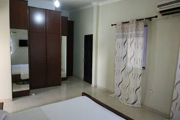 هتل Apple Royal Lodge