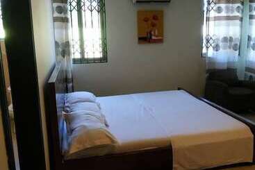هتل Apple Royal Lodge