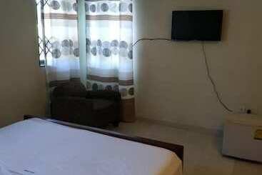 هتل Apple Royal Lodge
