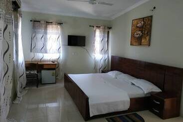 هتل Apple Royal Lodge