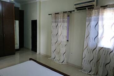 هتل Apple Royal Lodge