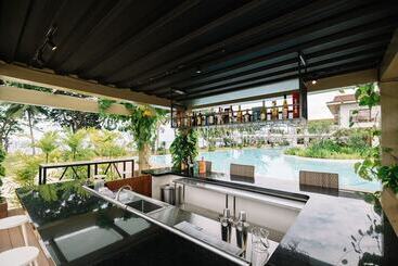 هتل Nouveau Resort