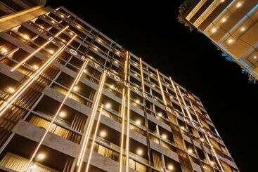Skylark, Aluma Hotel & Resort