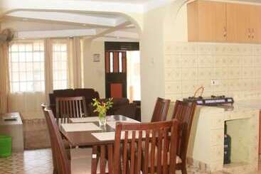 هتل Desa Homes