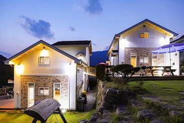 هتل Hadong Jiri Mountain Saesori Pension