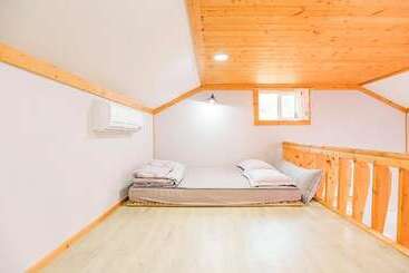 هتل Hadong Jiri Mountain Saesori Pension