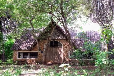 هتل Mikoko Cove Ecolodge