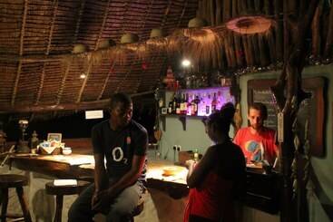 هتل Mikoko Cove Ecolodge