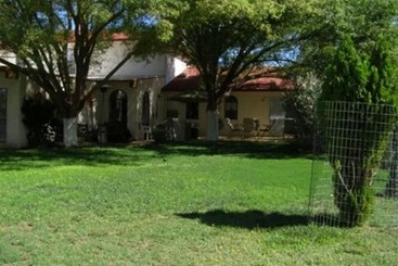 هتل Tavares Inn