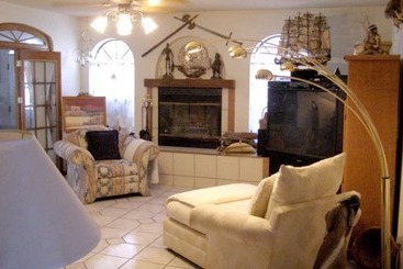 هتل Tavares Inn