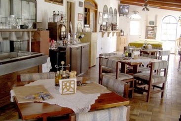 هتل Tavares Inn