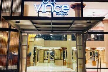 هتل Vince Sakon