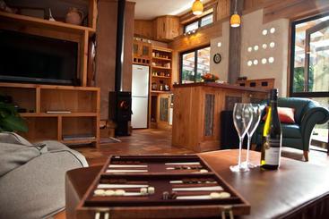 تختخواب و صبحانه Earthstead Villas