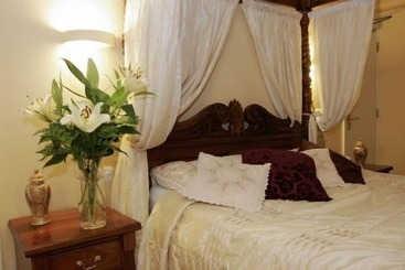 تختخواب و صبحانه The Bull Inn