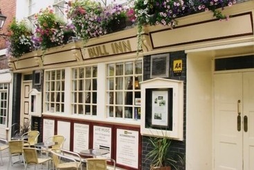 تختخواب و صبحانه The Bull Inn