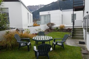 Caples Court Motel & Apartments