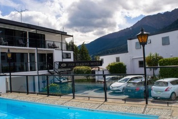 Four Seasons Motel