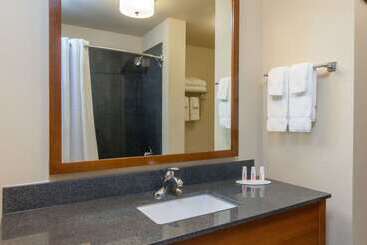 هتل Baymont By Wyndham Grand Forks