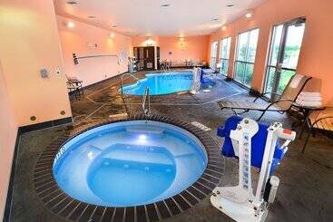 هتل Baymont By Wyndham Grand Forks
