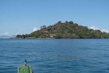هتل Blue Zebra Island Lodge