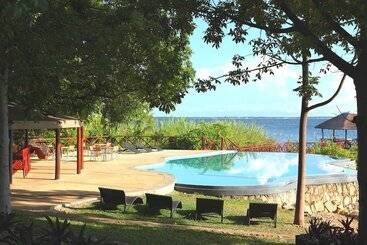 هتل Blue Zebra Island Lodge