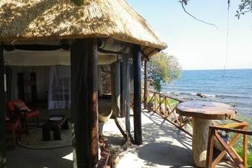 هتل Blue Zebra Island Lodge