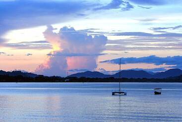 هتل Blue Zebra Island Lodge
